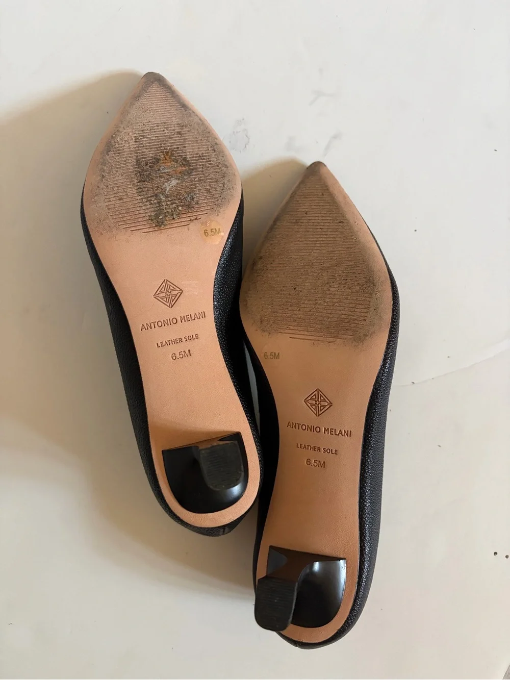 Leather kitten heel pumps